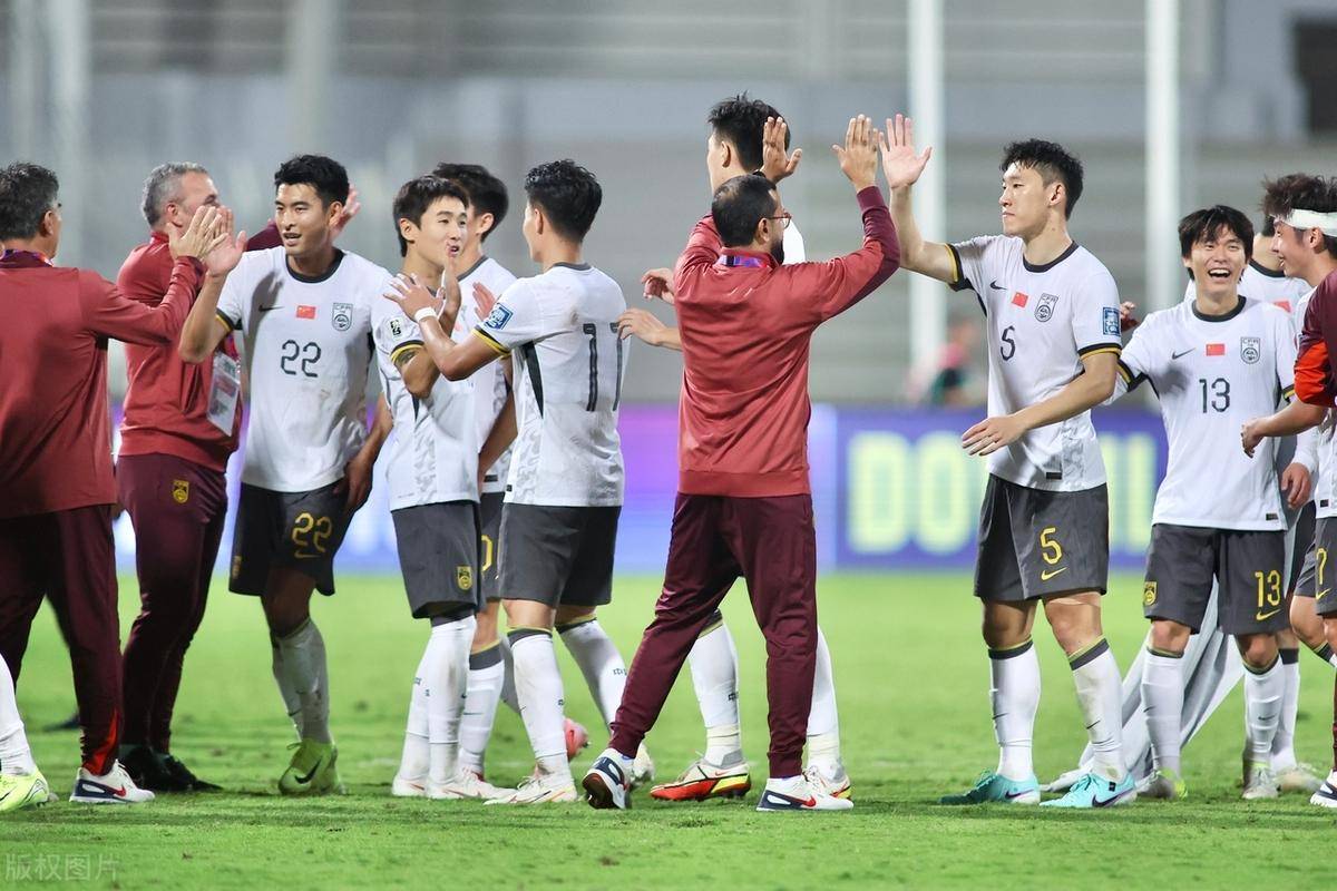 包含顶级联赛中球队实力日渐增强，对手难以招架的词条