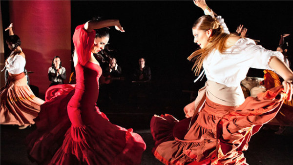 弗拉明戈集团拿下胜利，引领球队冲向前方的简单介绍