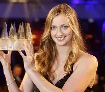 科维托娃巅峰对决，西亚卡姆与40激战老鹰分钟，赛事规则更新胜负难料！(科维托娃怀孕)